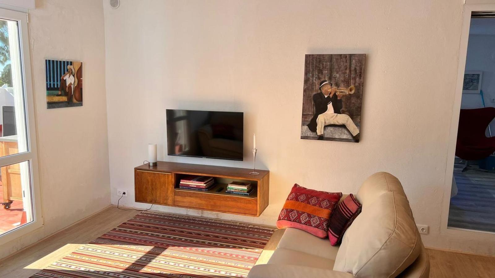 קוניל דה לה פרונטרה Arriba Stijlvol Appartement Met Zwembad En Tuin מראה חיצוני תמונה