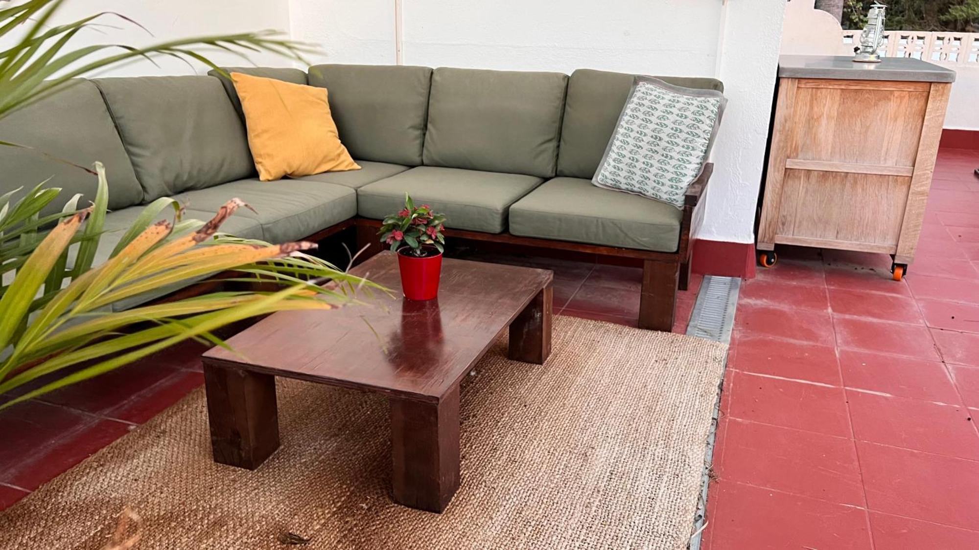 קוניל דה לה פרונטרה Arriba Stijlvol Appartement Met Zwembad En Tuin מראה חיצוני תמונה