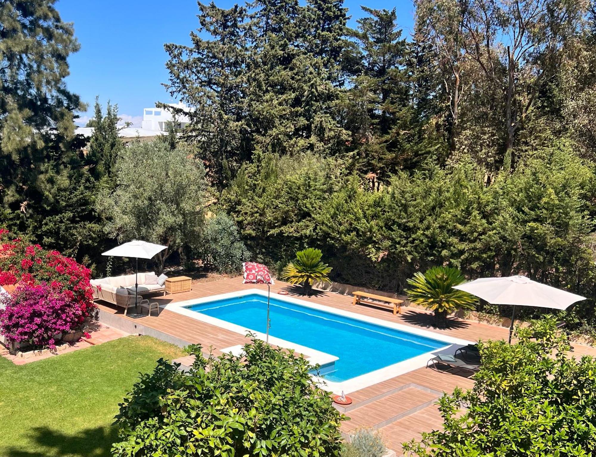 קוניל דה לה פרונטרה Arriba Stijlvol Appartement Met Zwembad En Tuin מראה חיצוני תמונה